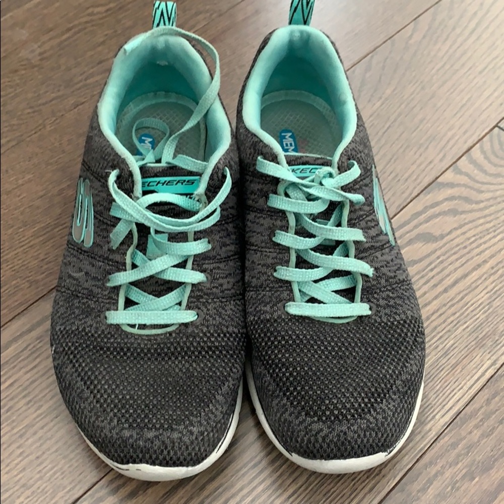 Sketchers running shoes sz 6.5